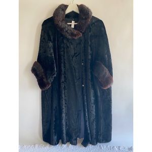Glamorous Vintage 1940’s/50’s Faux fur Overcoat with Real Fur mink trim